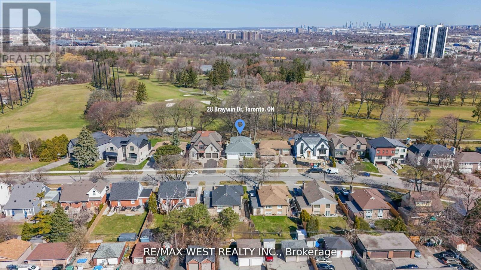 28 Braywin Drive N, Toronto, Ontario  M9P 2P1 - Photo 3 - W12658802