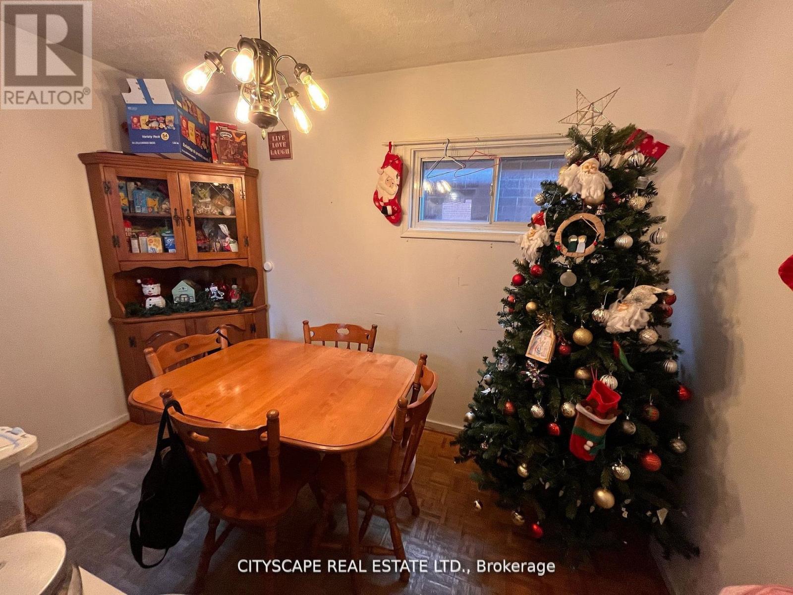 244 Rosethorn Avenue, Toronto, Ontario  M6M 3L1 - Photo 17 - W12658816