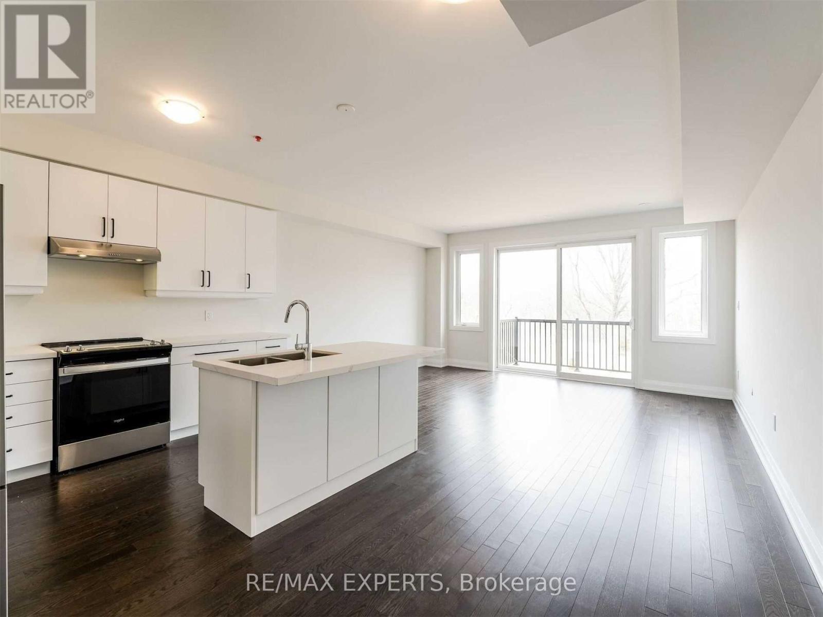 15 Wild Rose Gardens, Toronto, Ontario  M6L 0A5 - Photo 11 - W12658818