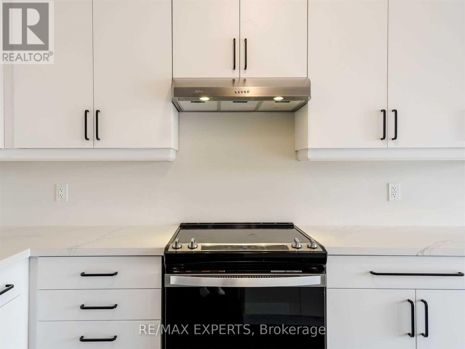 15 Wild Rose Gardens, Toronto, Ontario  M6L 0A5 - Photo 17 - W12658818