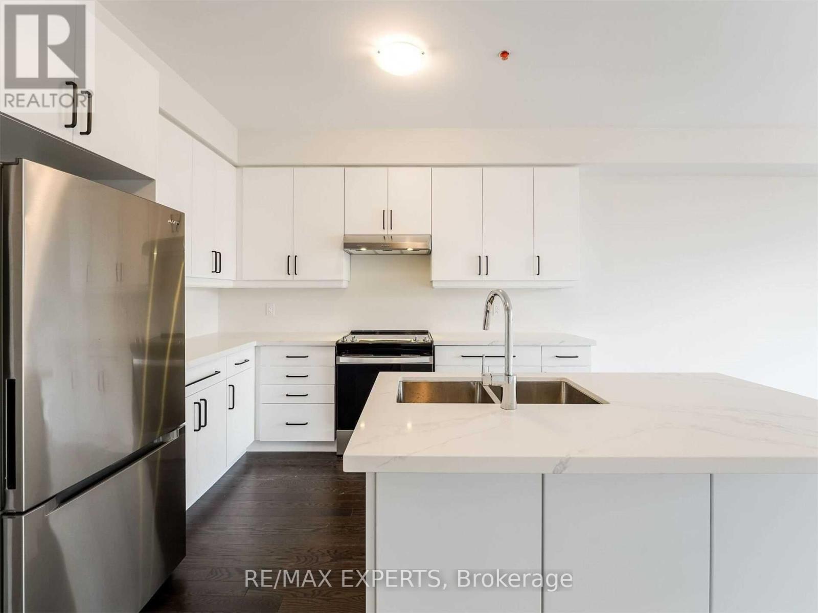 15 Wild Rose Gardens, Toronto, Ontario  M6L 0A5 - Photo 18 - W12658818