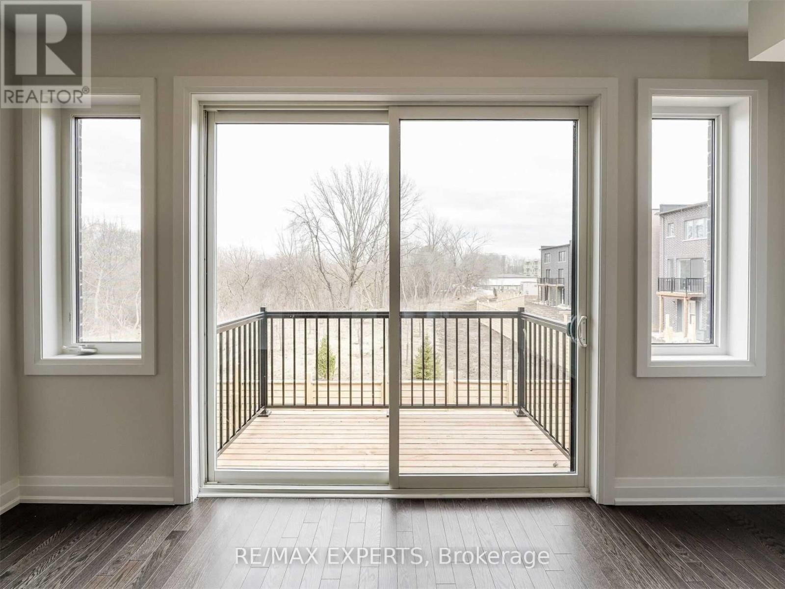 15 Wild Rose Gardens, Toronto, Ontario  M6L 0A5 - Photo 21 - W12658818