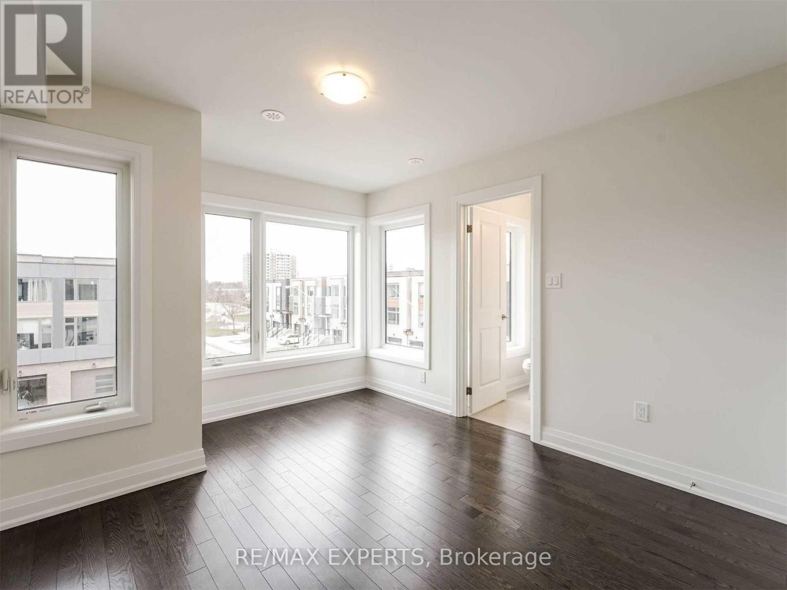 15 Wild Rose Gardens, Toronto, Ontario  M6L 0A5 - Photo 26 - W12658818