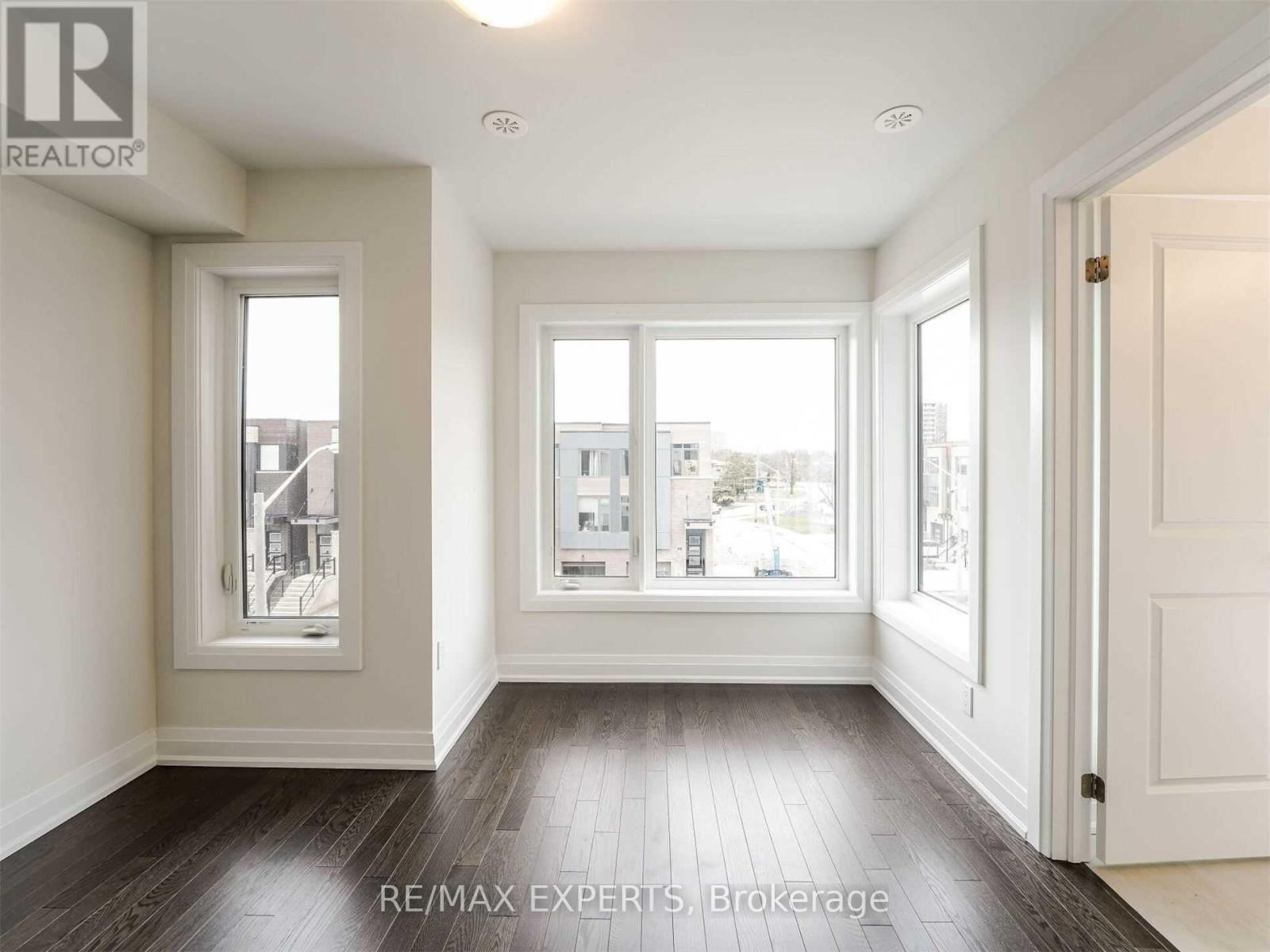 15 Wild Rose Gardens, Toronto, Ontario  M6L 0A5 - Photo 27 - W12658818