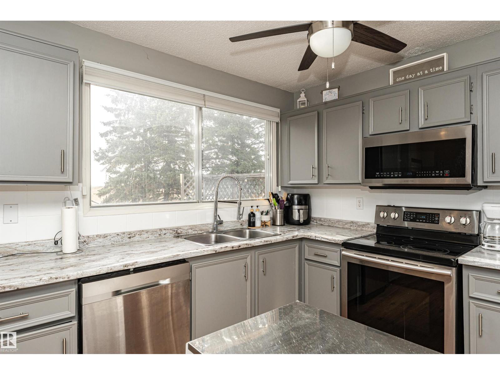 10703 95 Av, Morinville, Alberta  T8R 1E3 - Photo 18 - E4463649