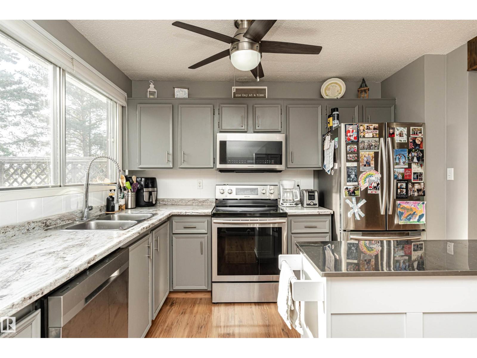 10703 95 Av, Morinville, Alberta  T8R 1E3 - Photo 19 - E4463649