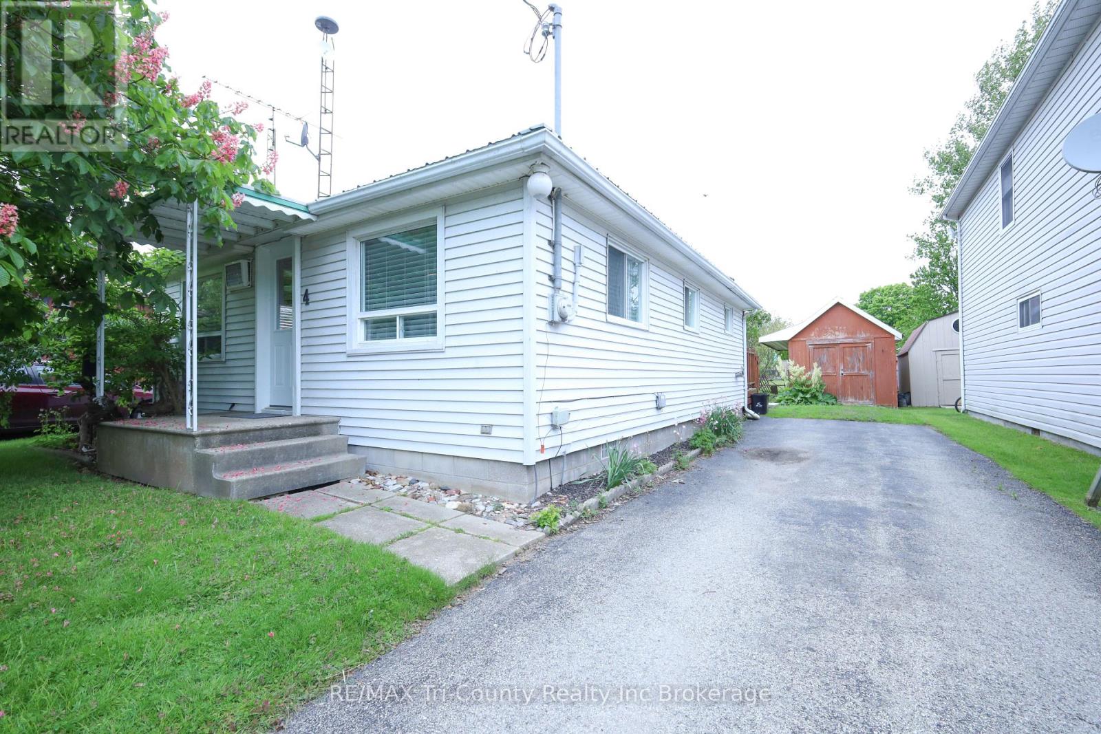 4 PALIN STREET, Norfolk, Ontario
