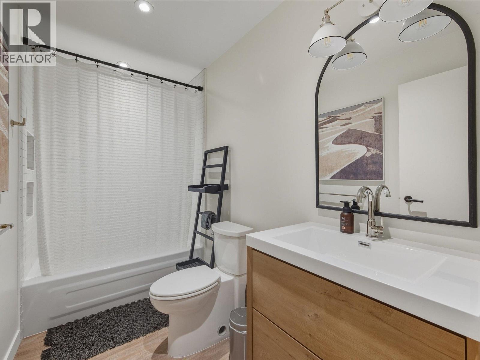 2315 Gondola Way, Whistler, British Columbia  V8E 0N2 - Photo 38 - R3074936