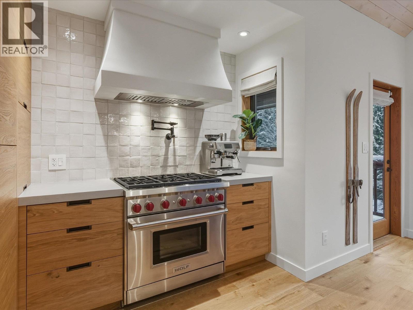 2315 Gondola Way, Whistler, British Columbia  V8E 0N2 - Photo 16 - R3074936