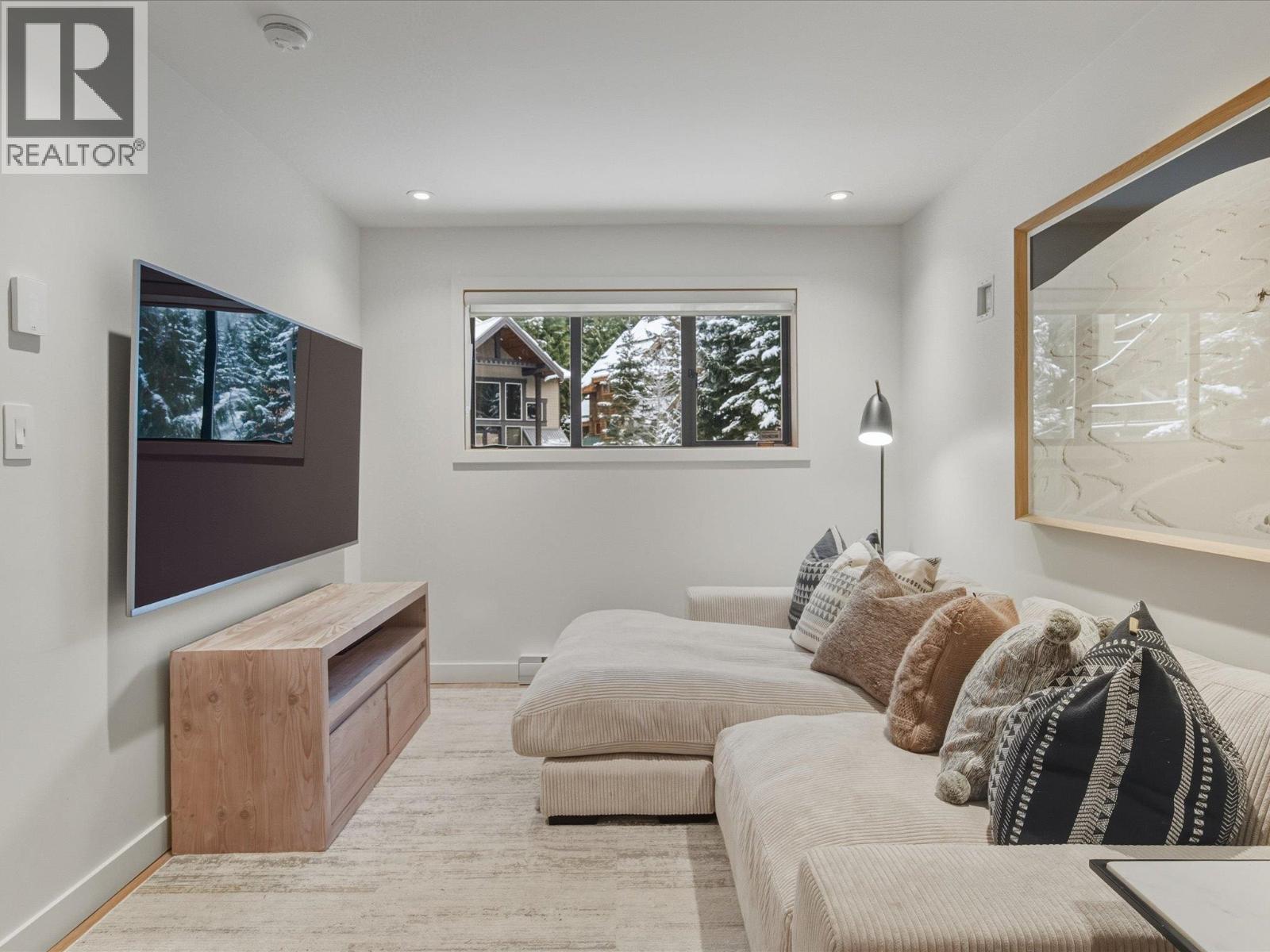 2315 Gondola Way, Whistler, British Columbia  V8E 0N2 - Photo 33 - R3074936