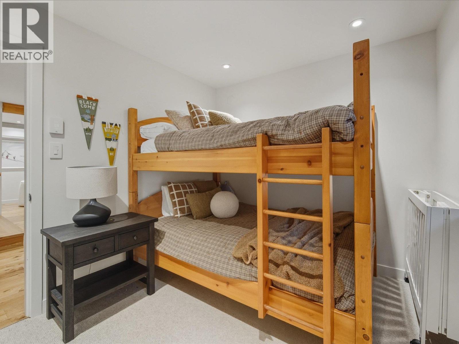 2315 Gondola Way, Whistler, British Columbia  V8E 0N2 - Photo 31 - R3074936