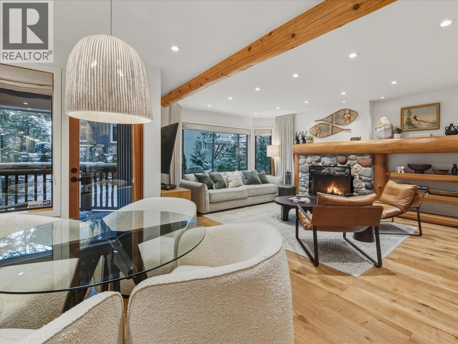 2315 Gondola Way, Whistler, British Columbia  V8E 0N2 - Photo 11 - R3074936