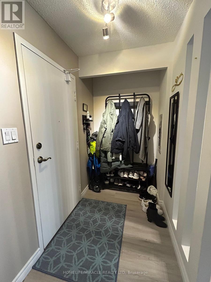 1510 - 633 Bay Street, Toronto, Ontario  M5G 2G4 - Photo 11 - C12658892