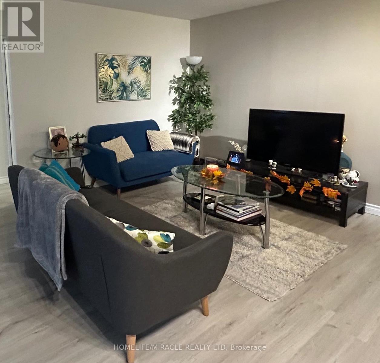 1510 - 633 Bay Street, Toronto, Ontario  M5G 2G4 - Photo 2 - C12658892