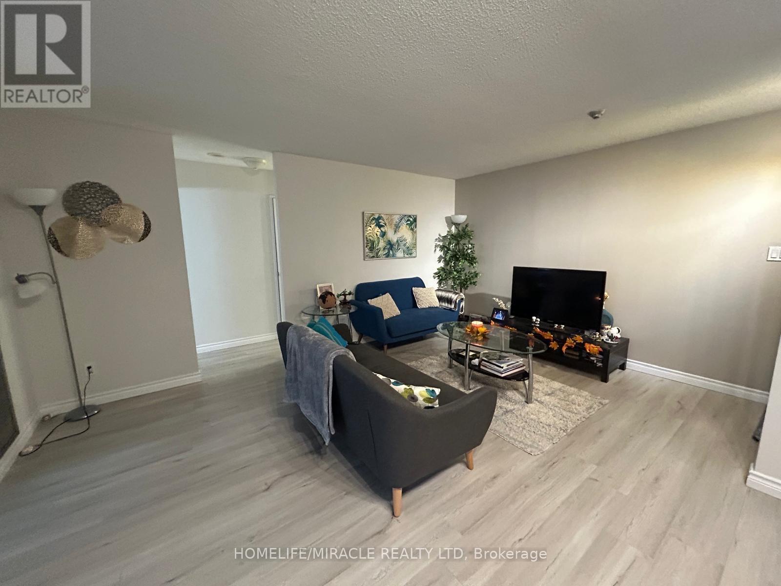 1510 - 633 Bay Street, Toronto, Ontario  M5G 2G4 - Photo 4 - C12658892