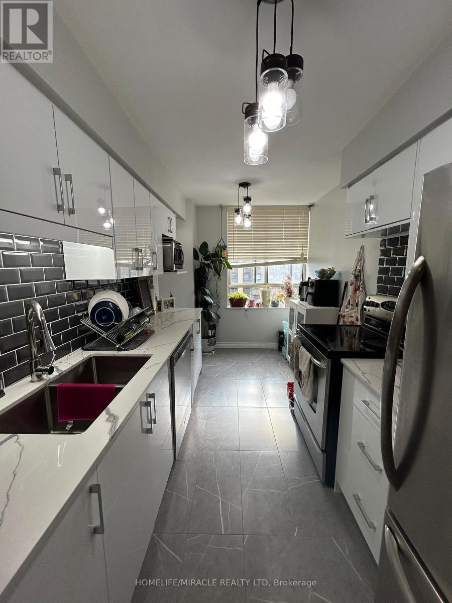 1510 - 633 Bay Street, Toronto, Ontario  M5G 2G4 - Photo 5 - C12658892