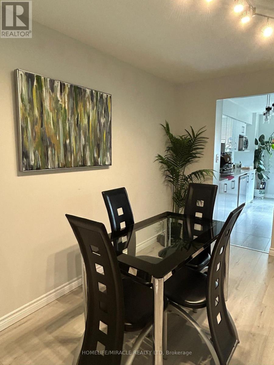 1510 - 633 Bay Street, Toronto, Ontario  M5G 2G4 - Photo 6 - C12658892