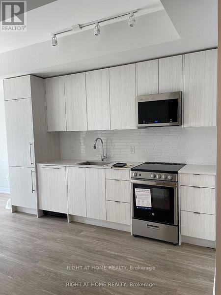 2007 - 4130 Parkside Village Drive, Mississauga, Ontario  L5B 3M8 - Photo 4 - W12658858