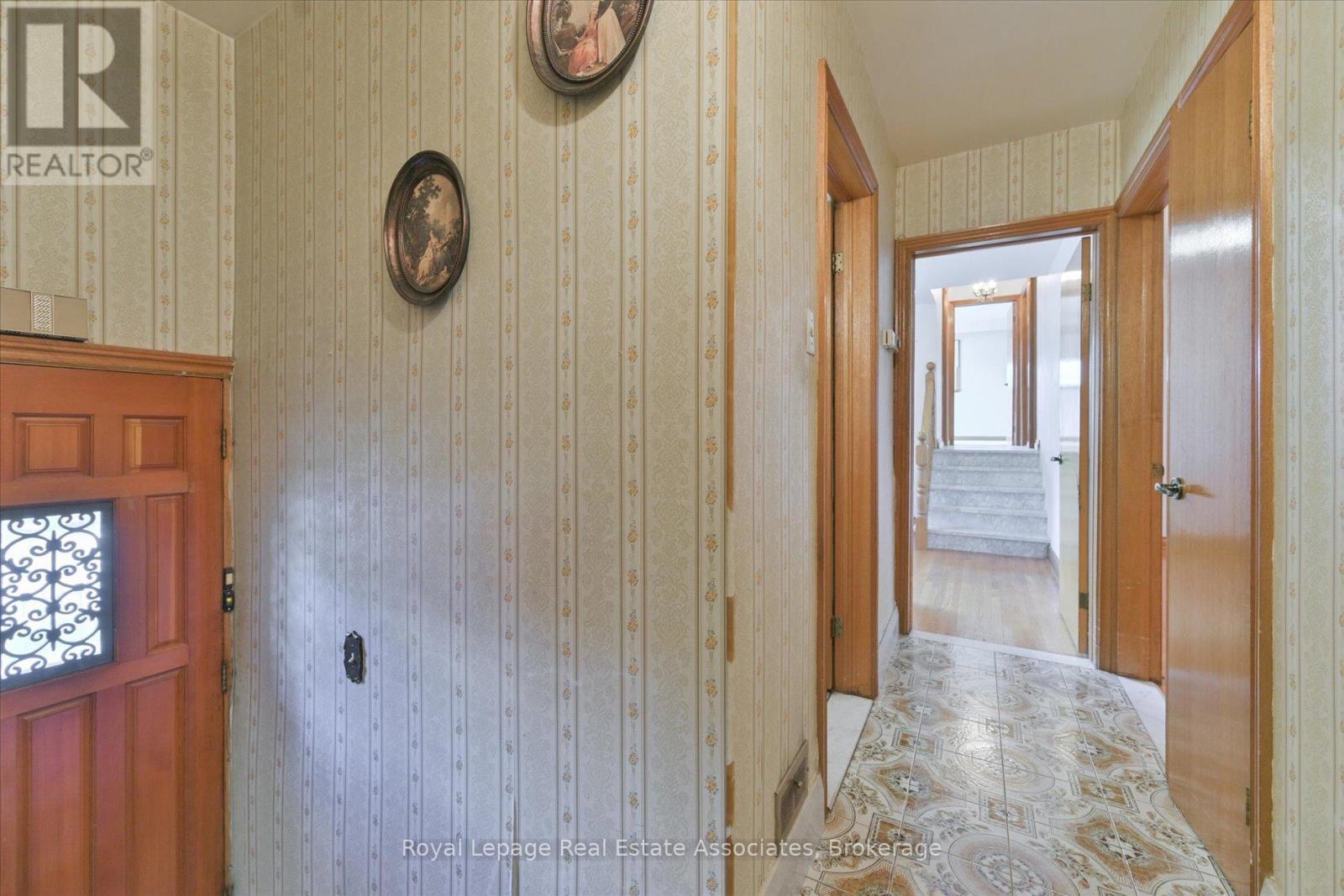 135 Jay Street, Toronto, Ontario  M6L 2M3 - Photo 15 - W12658912