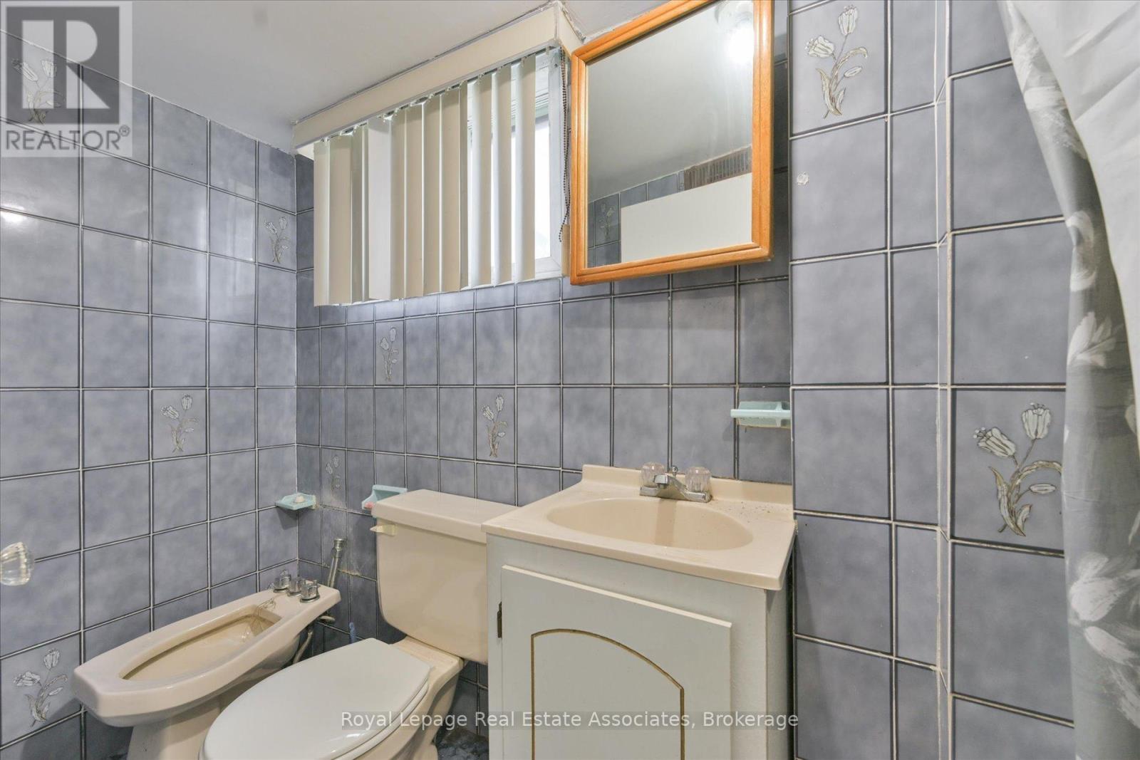 135 Jay Street, Toronto, Ontario  M6L 2M3 - Photo 35 - W12658912