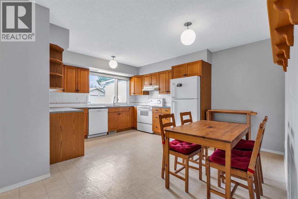 57 & 59 Dalton Bay Nw, Calgary, Alberta  T3A 1H7 - Photo 35 - A2269818