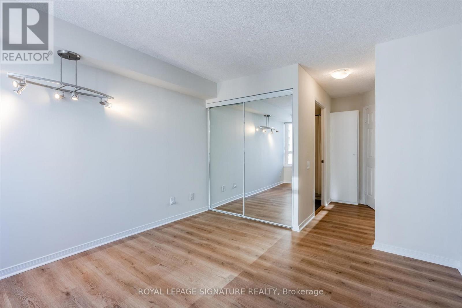 2005 - 8 Hillcrest Avenue, Toronto, Ontario  M2N 6Y6 - Photo 11 - C12658918