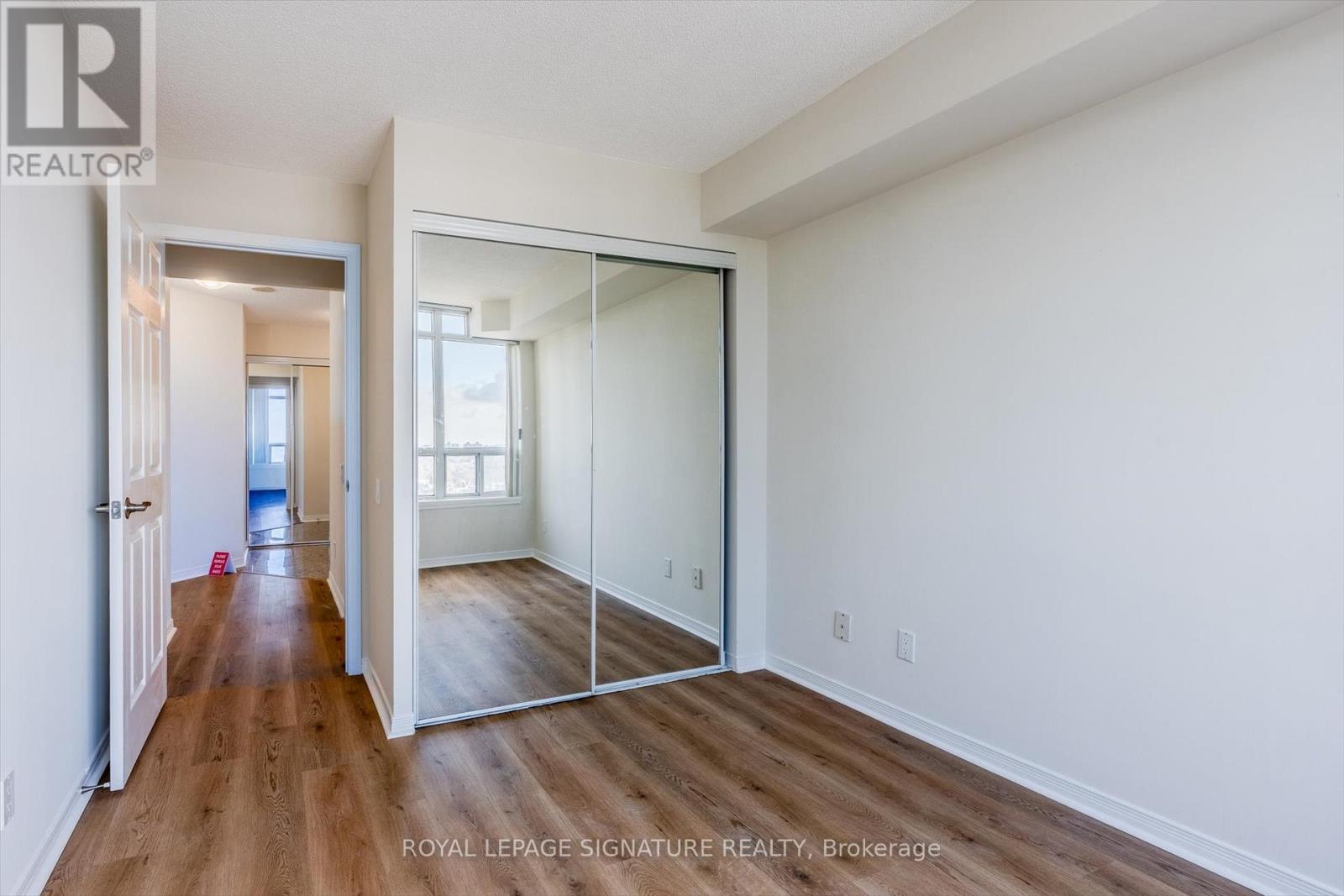 2005 - 8 Hillcrest Avenue, Toronto, Ontario  M2N 6Y6 - Photo 7 - C12658918