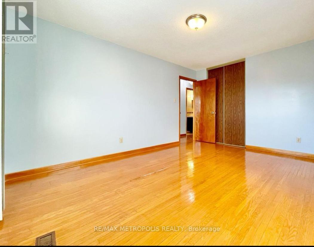 Upper - 3 Prairie Dunes Place, Vaughan, Ontario  L4K 2E4 - Photo 14 - N12658956