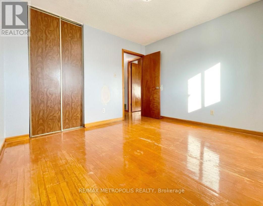 Upper - 3 Prairie Dunes Place, Vaughan, Ontario  L4K 2E4 - Photo 16 - N12658956