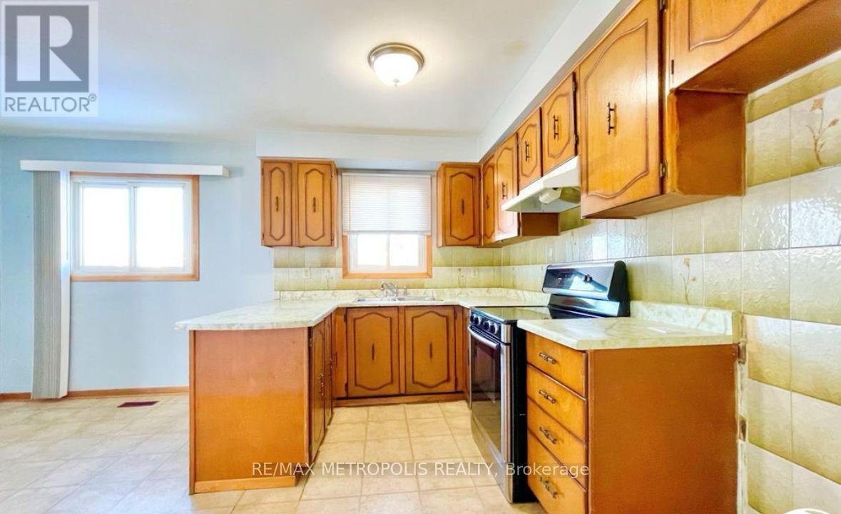 Upper - 3 Prairie Dunes Place, Vaughan, Ontario  L4K 2E4 - Photo 4 - N12658956