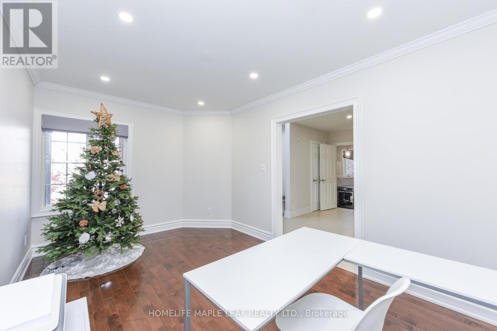 7 Southbury Manor Drive, Caledon, Ontario  L7E 1X7 - Photo 11 - W12658936