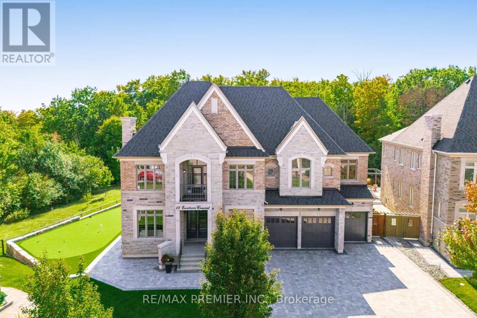 18 Erintown Crescent, Brampton, Ontario  L6P 4H2 - Photo 2 - W12658940