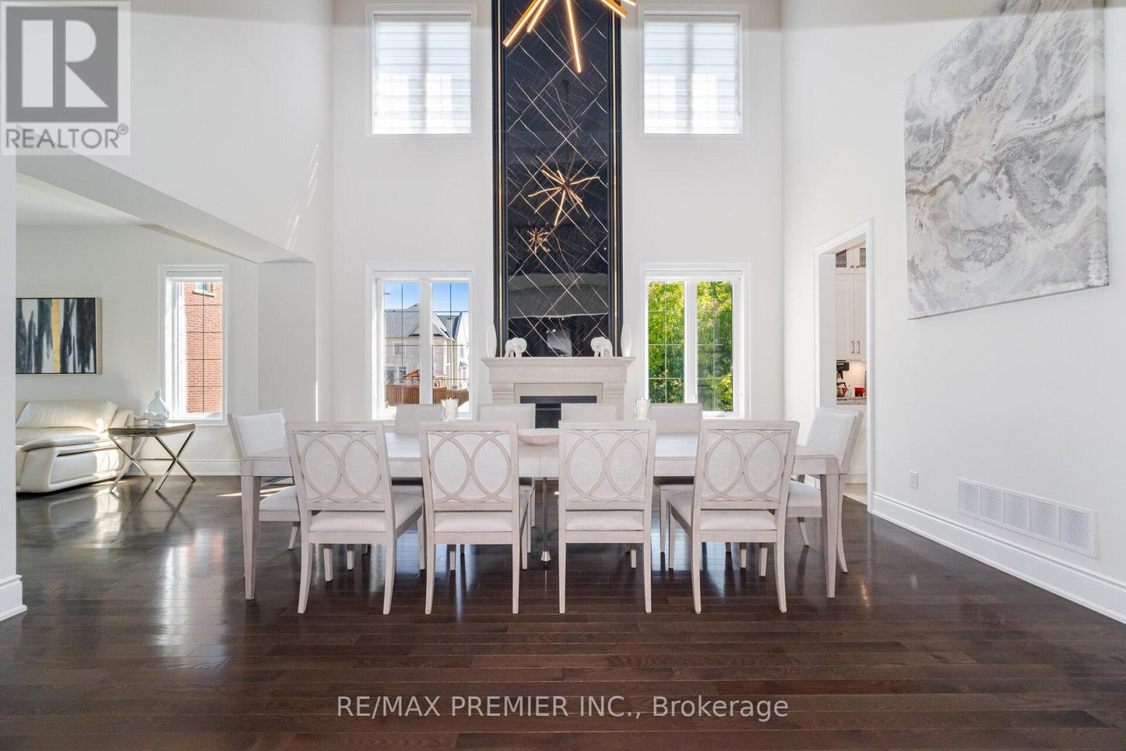 18 Erintown Crescent, Brampton, Ontario  L6P 4H2 - Photo 8 - W12658940