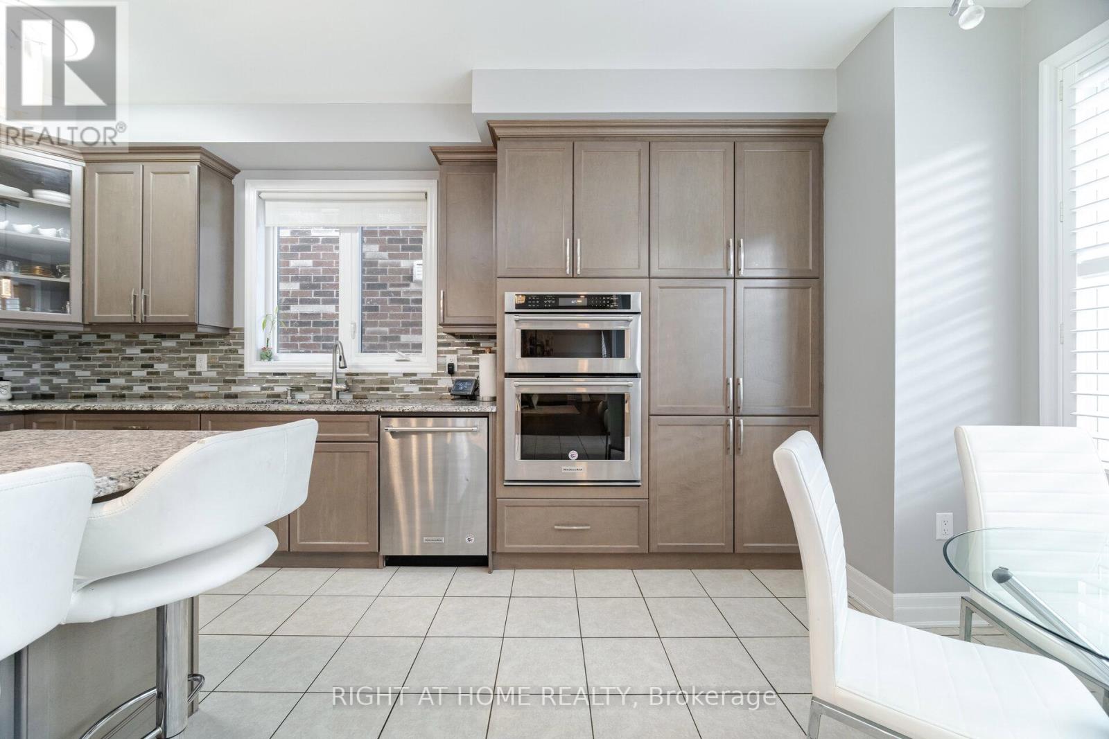 1190 Mceachern Court, Milton, Ontario  L9E 1E5 - Photo 16 - W12658942