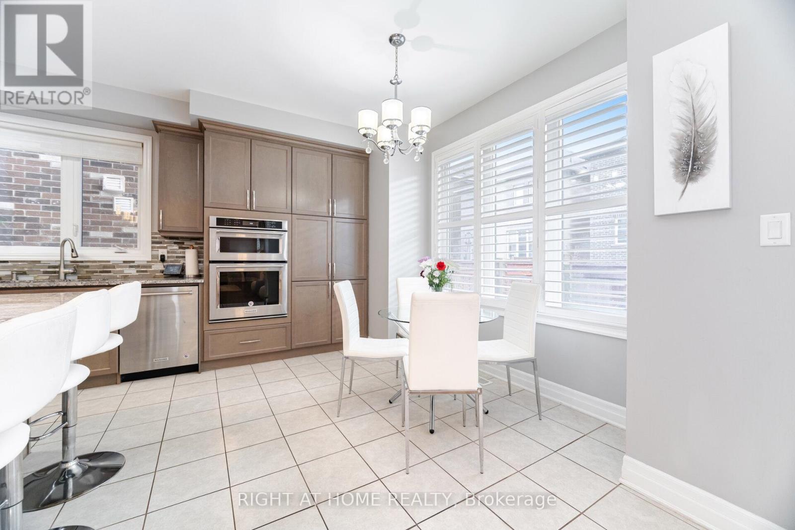 1190 Mceachern Court, Milton, Ontario  L9E 1E5 - Photo 18 - W12658942