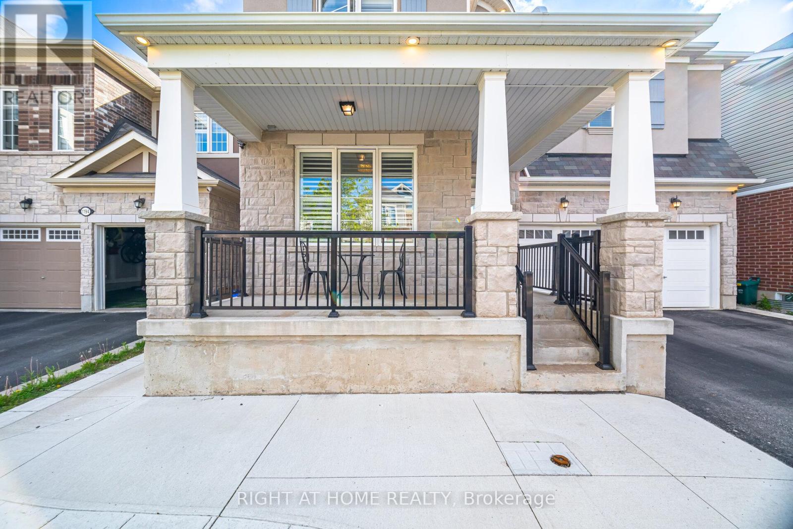 1190 Mceachern Court, Milton, Ontario  L9E 1E5 - Photo 5 - W12658942