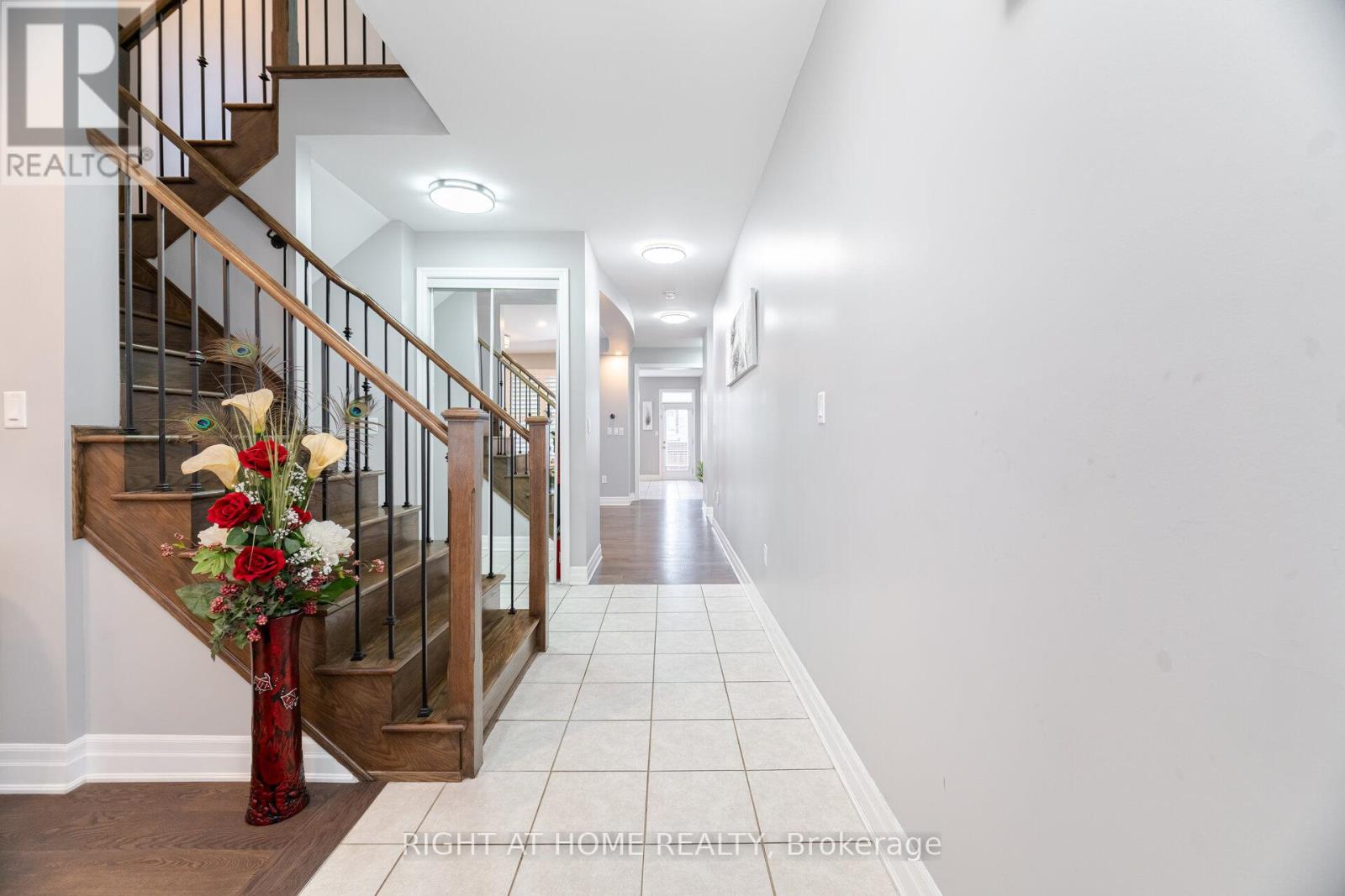 1190 Mceachern Court, Milton, Ontario  L9E 1E5 - Photo 8 - W12658942