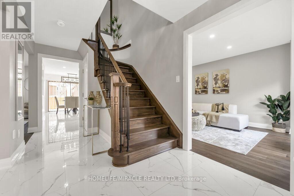 Upper - 57 Lord Simcoe Drive, Brampton, Ontario  L6S 5G7 - Photo 7 - W12658950