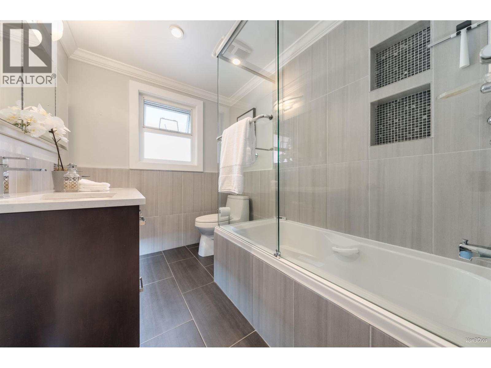 949 Hartford Place, North Vancouver, British Columbia  V7H 2J8 - Photo 15 - R3075521