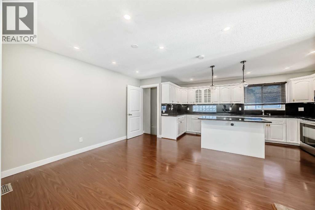 130 Braniff Crescent Sw, Calgary, Alberta  T2W 2M4 - Photo 13 - A2269587