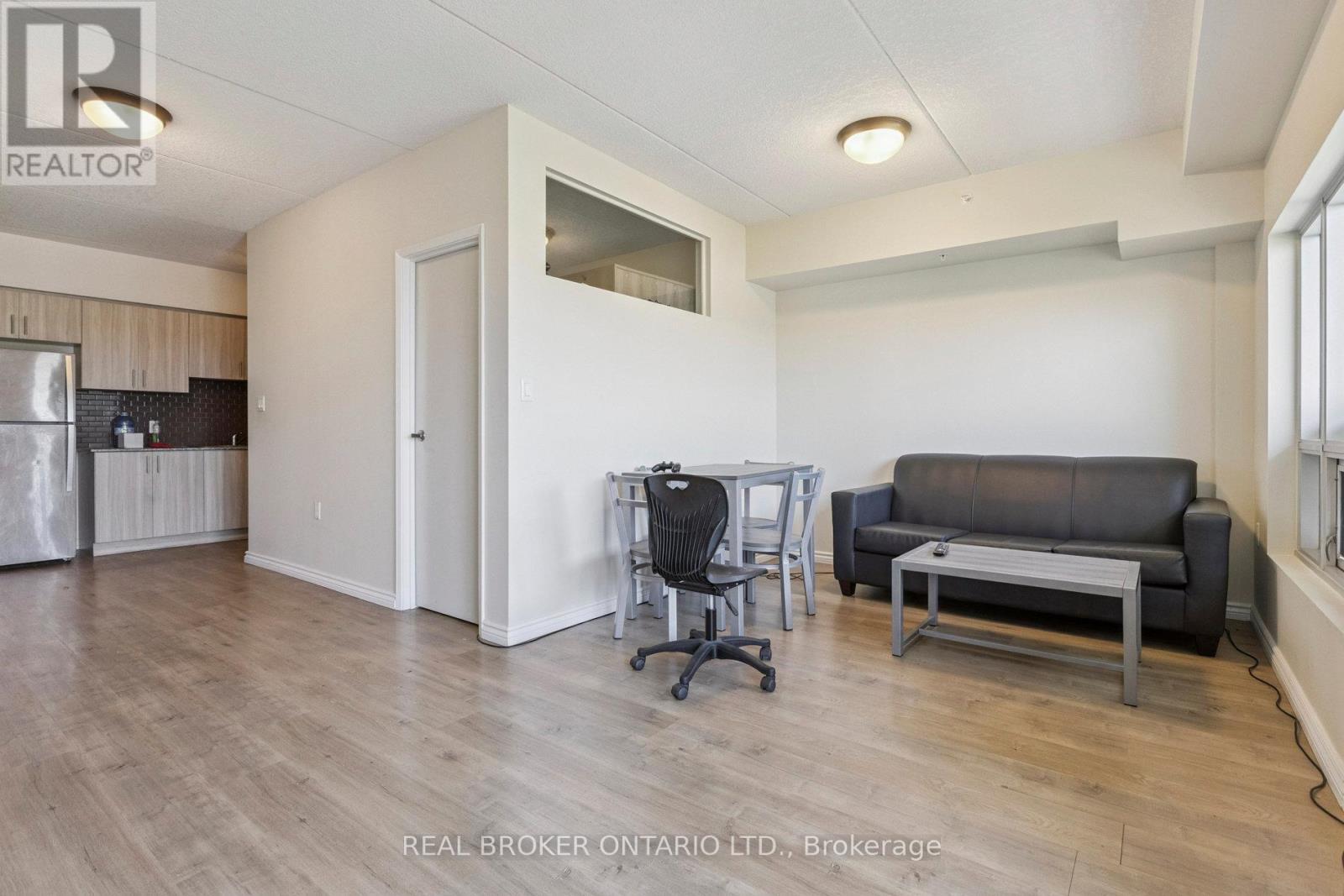 G607 - 275 Larch Street, Waterloo, Ontario  N2L 3R2 - Photo 10 - X12658944