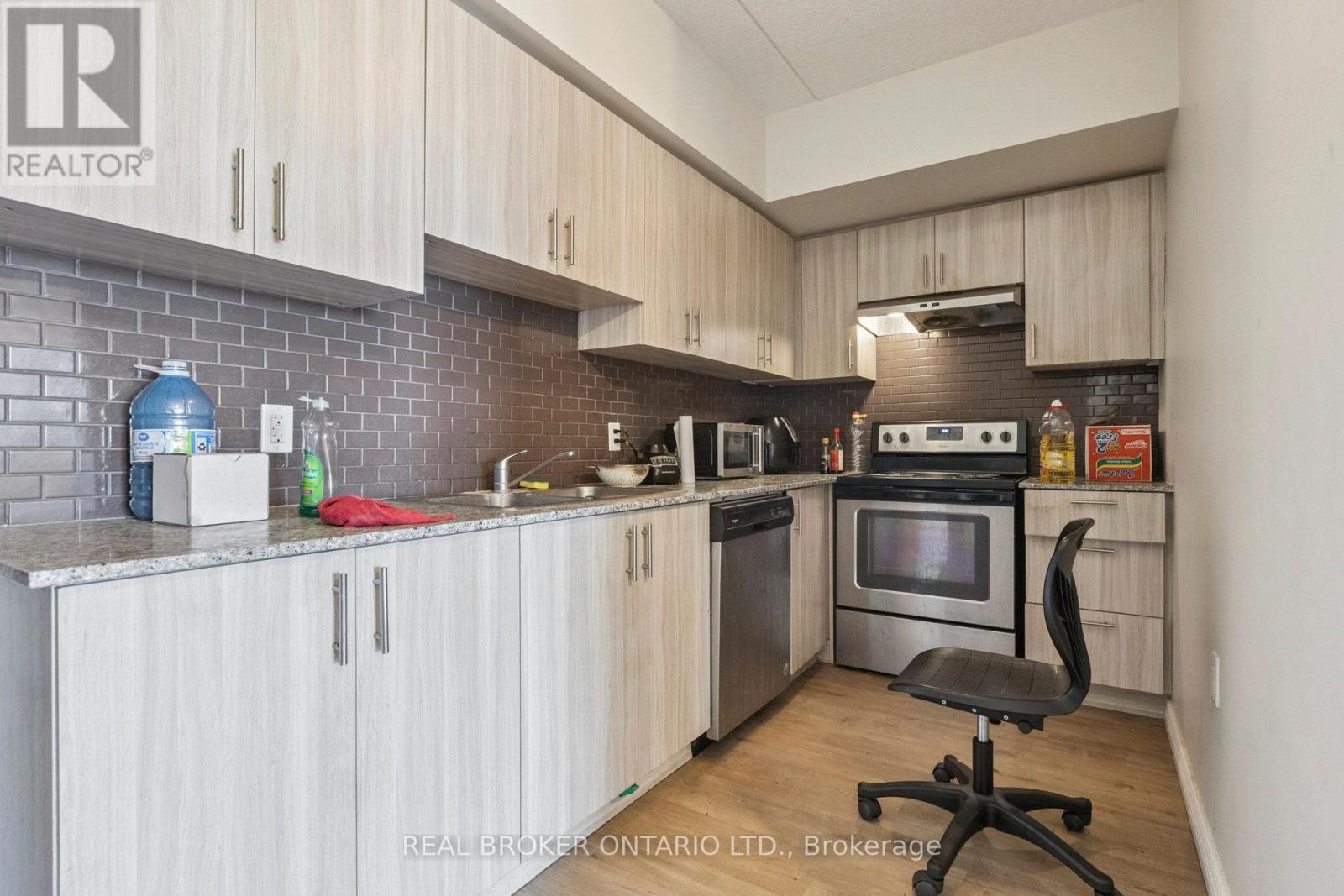 G607 - 275 Larch Street, Waterloo, Ontario  N2L 3R2 - Photo 12 - X12658944