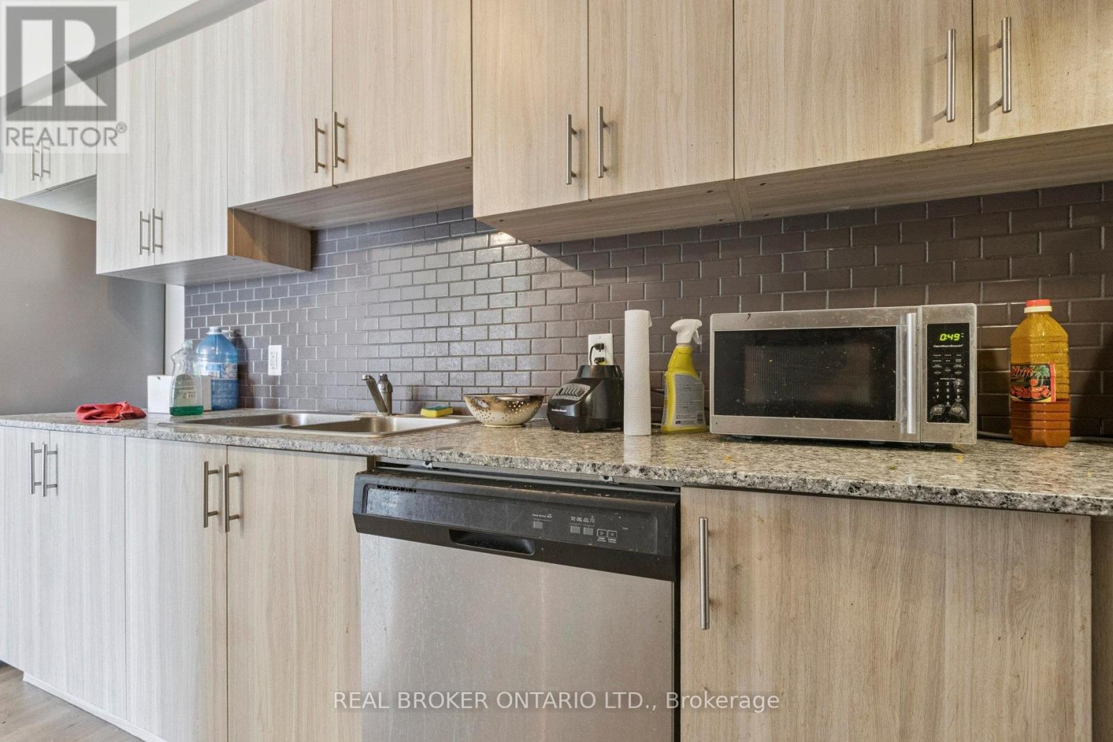 G607 - 275 Larch Street, Waterloo, Ontario  N2L 3R2 - Photo 13 - X12658944