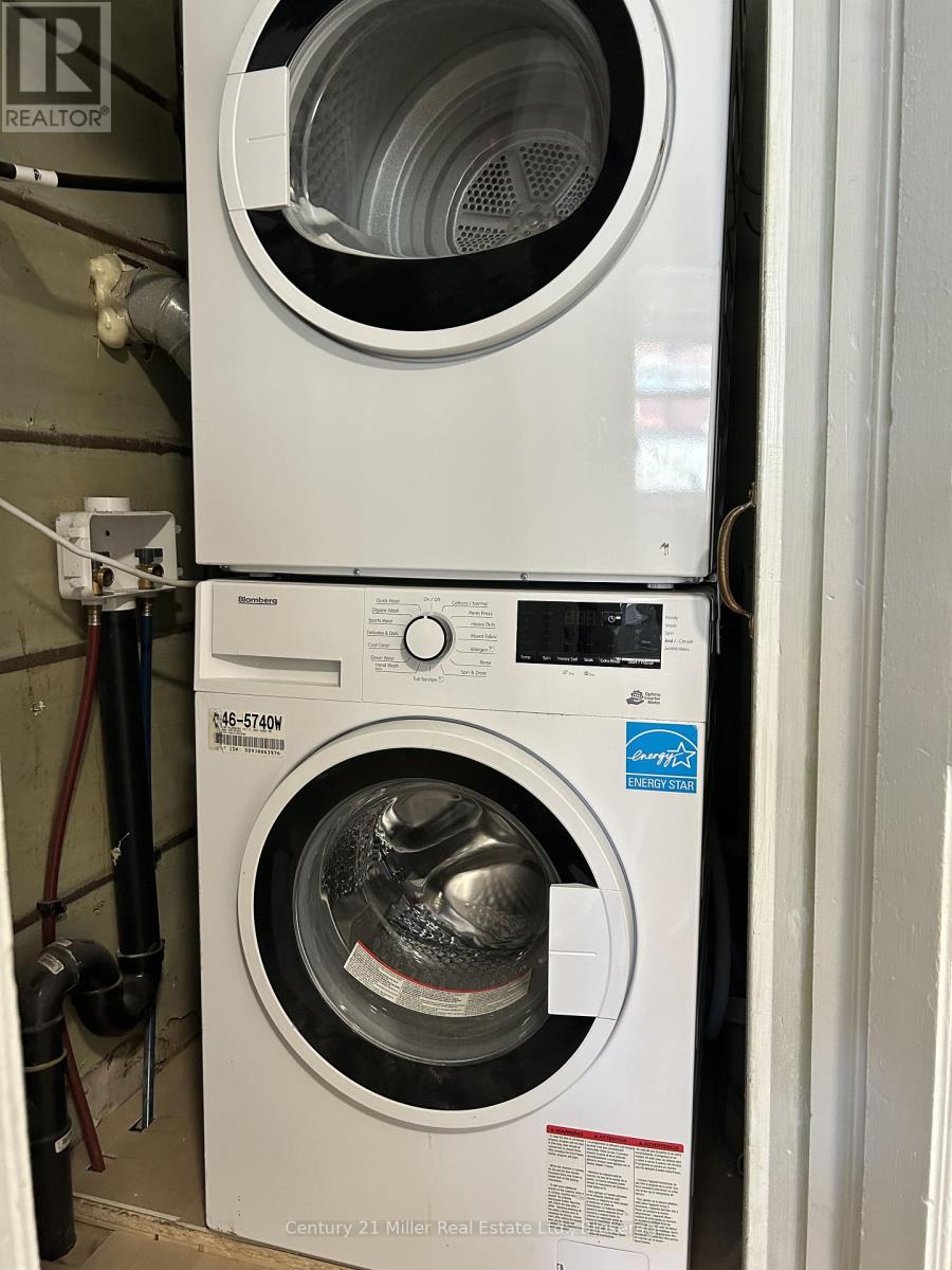 Main - 307 Cumberland Avenue, Hamilton, Ontario  L8M 2A4 - Photo 6 - X12658976