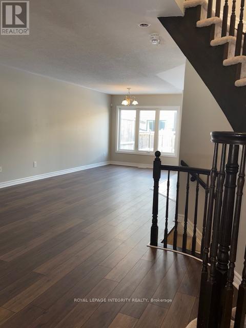 29 Fallengale Crescent W, Ottawa, Ontario  K2T 0L1 - Photo 2 - X12658726