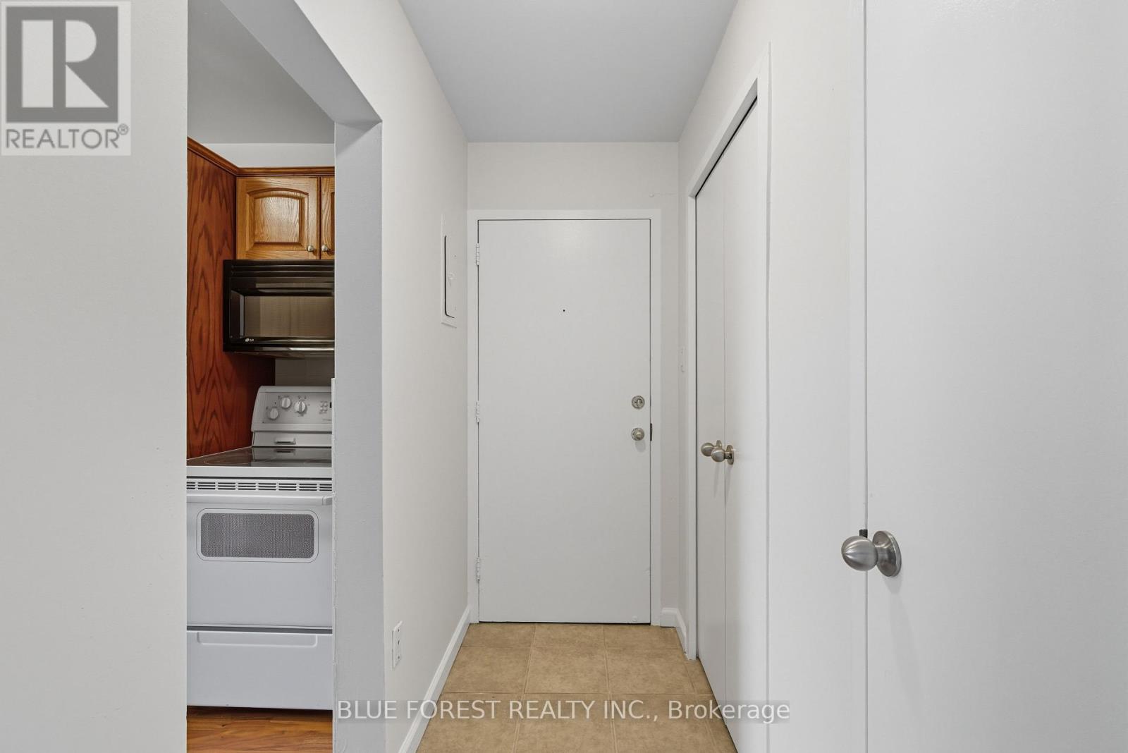 4 - 665 Wonderland Road S, London South, Ontario  N6K 1M1 - Photo 4 - X12658982