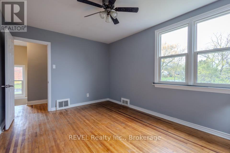 5717 Lowell Avenue, Niagara Falls, Ontario  L2G 4E3 - Photo 15 - X12659004