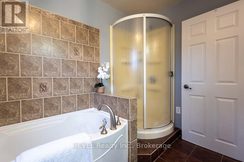 5717 Lowell Avenue, Niagara Falls, Ontario  L2G 4E3 - Photo 25 - X12659004