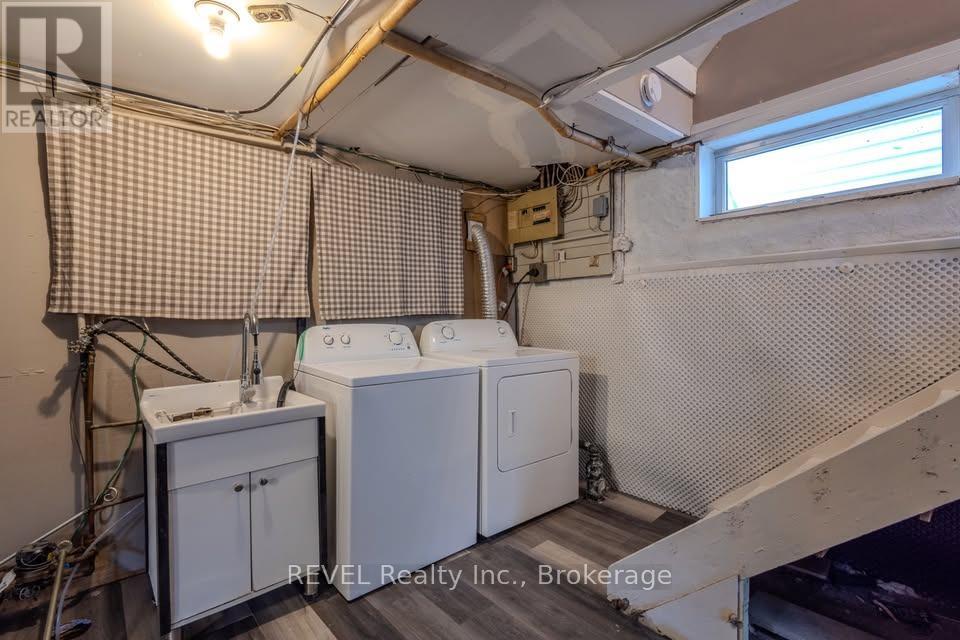 5717 Lowell Avenue, Niagara Falls, Ontario  L2G 4E3 - Photo 27 - X12659004