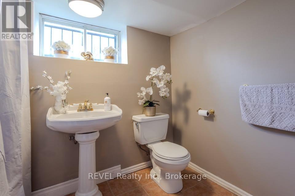 5717 Lowell Avenue, Niagara Falls, Ontario  L2G 4E3 - Photo 28 - X12659004